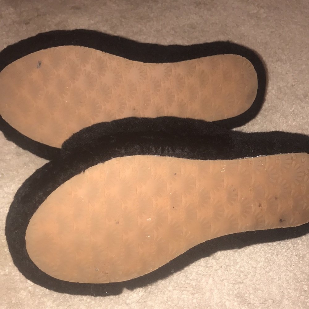 Ugg - Picture 3 of 4